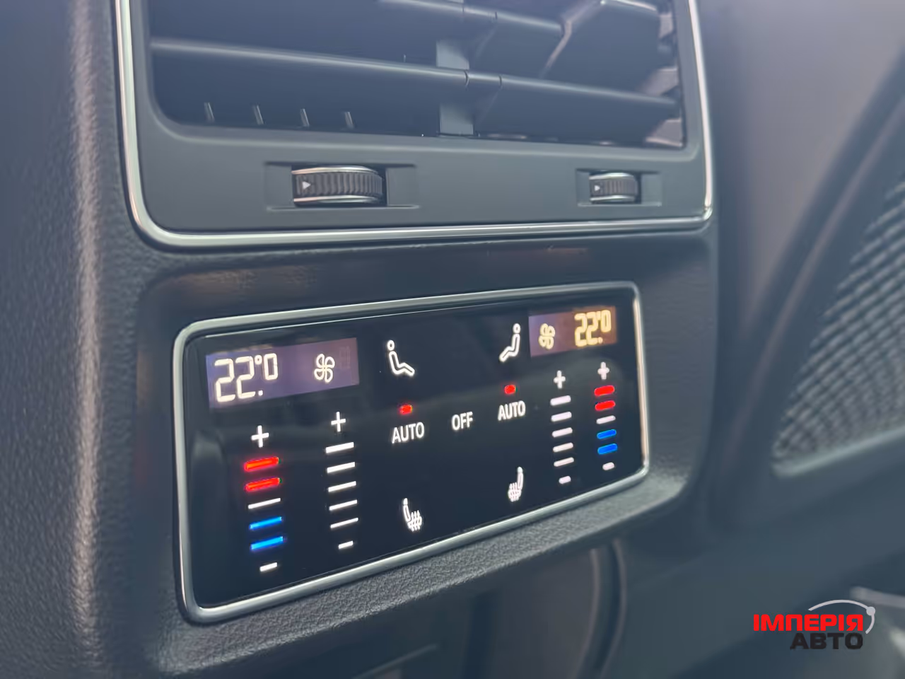 Audi Q8 - фото 23