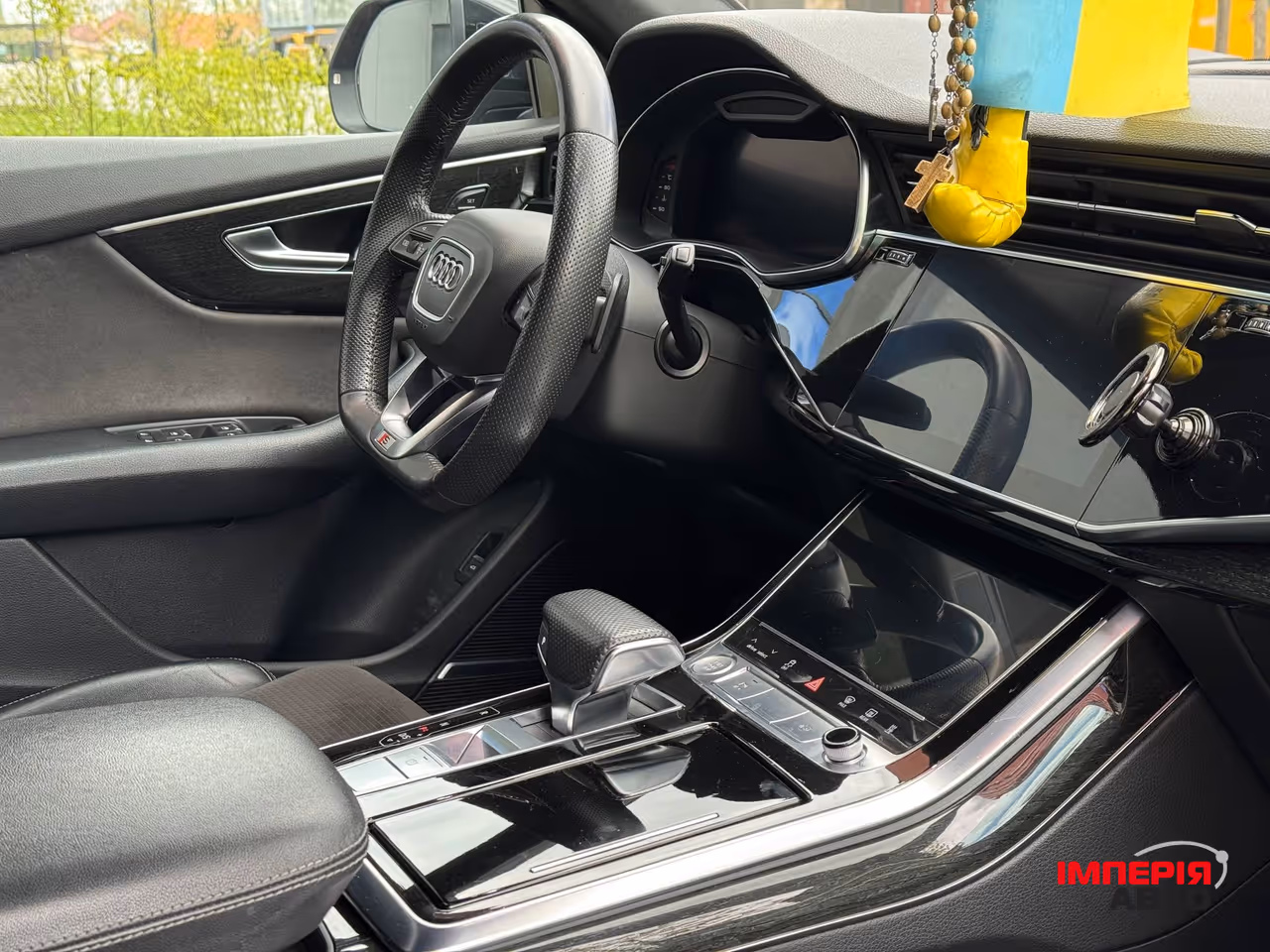 Audi Q8 - фото 21