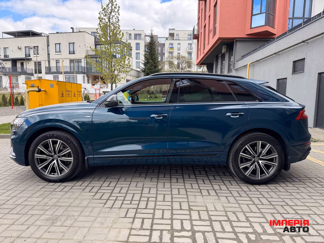 Audi Q8 - фото 7