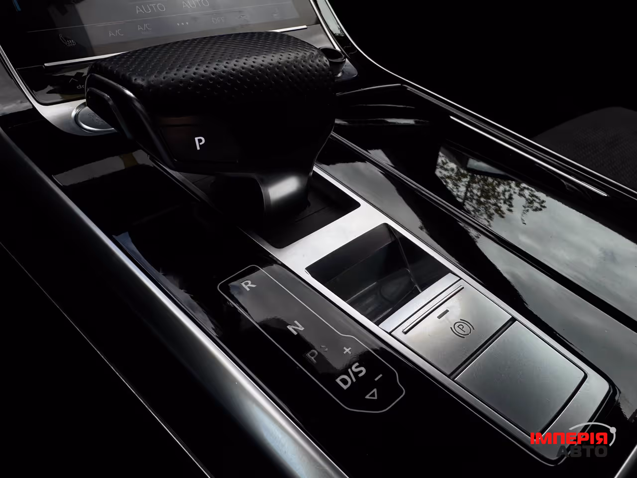 Audi Q8 - фото 35