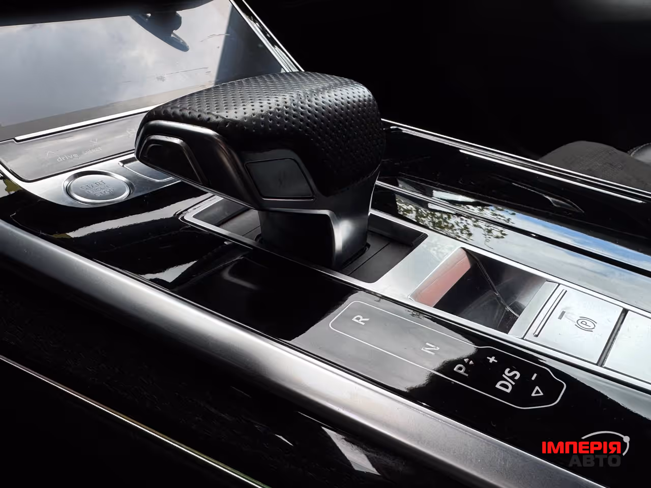 Audi Q8 - фото 16