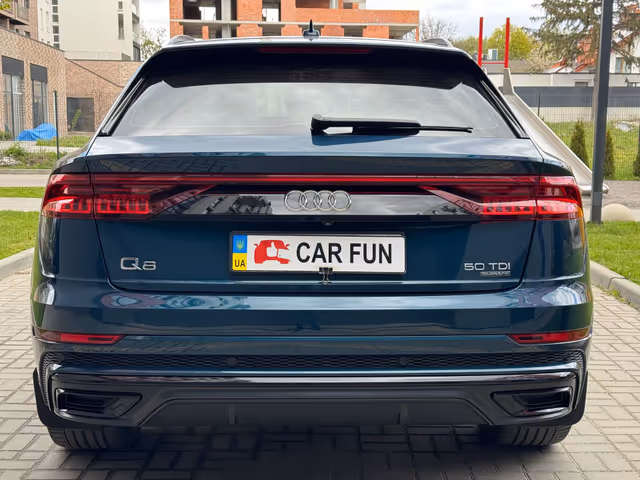 Audi Q8 - фото 5