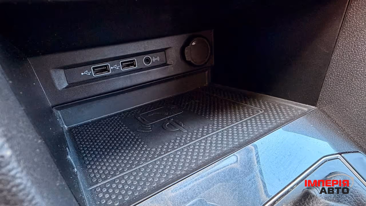 Volkswagen Tiguan - фото 13