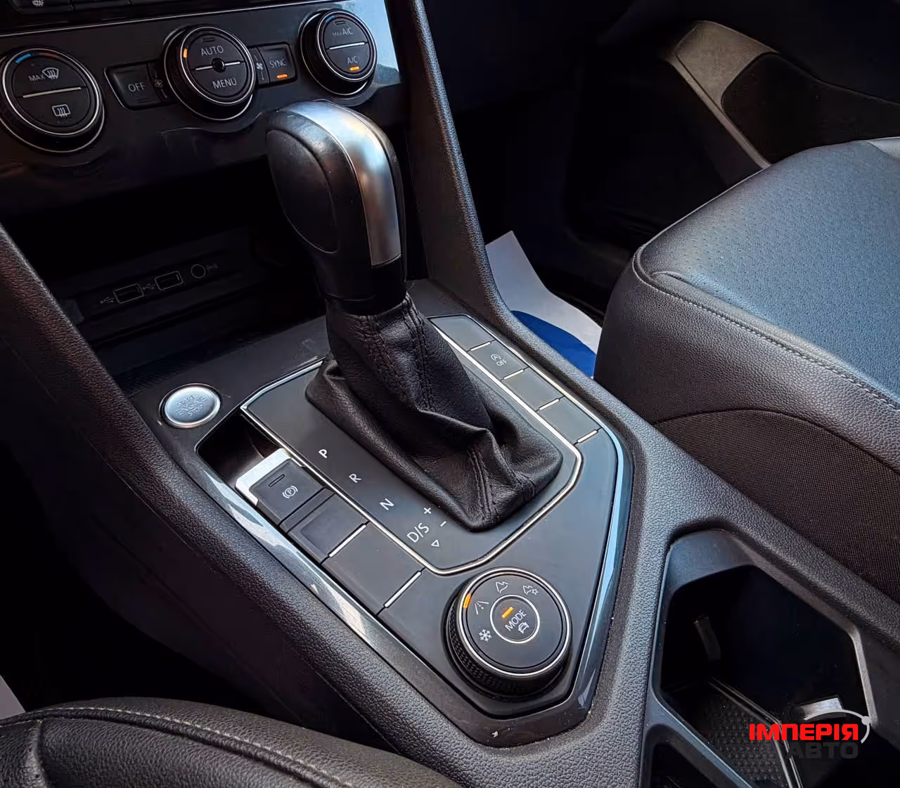 Volkswagen Tiguan - фото 9
