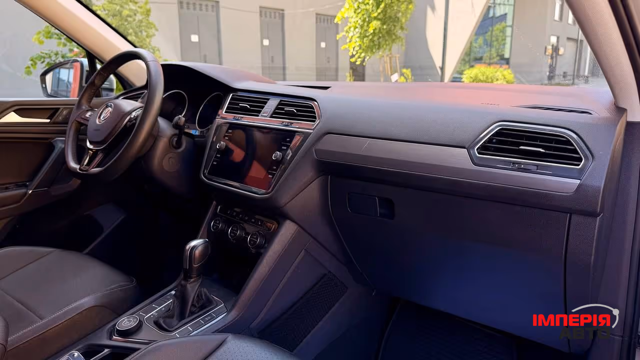 Volkswagen Tiguan - фото 18
