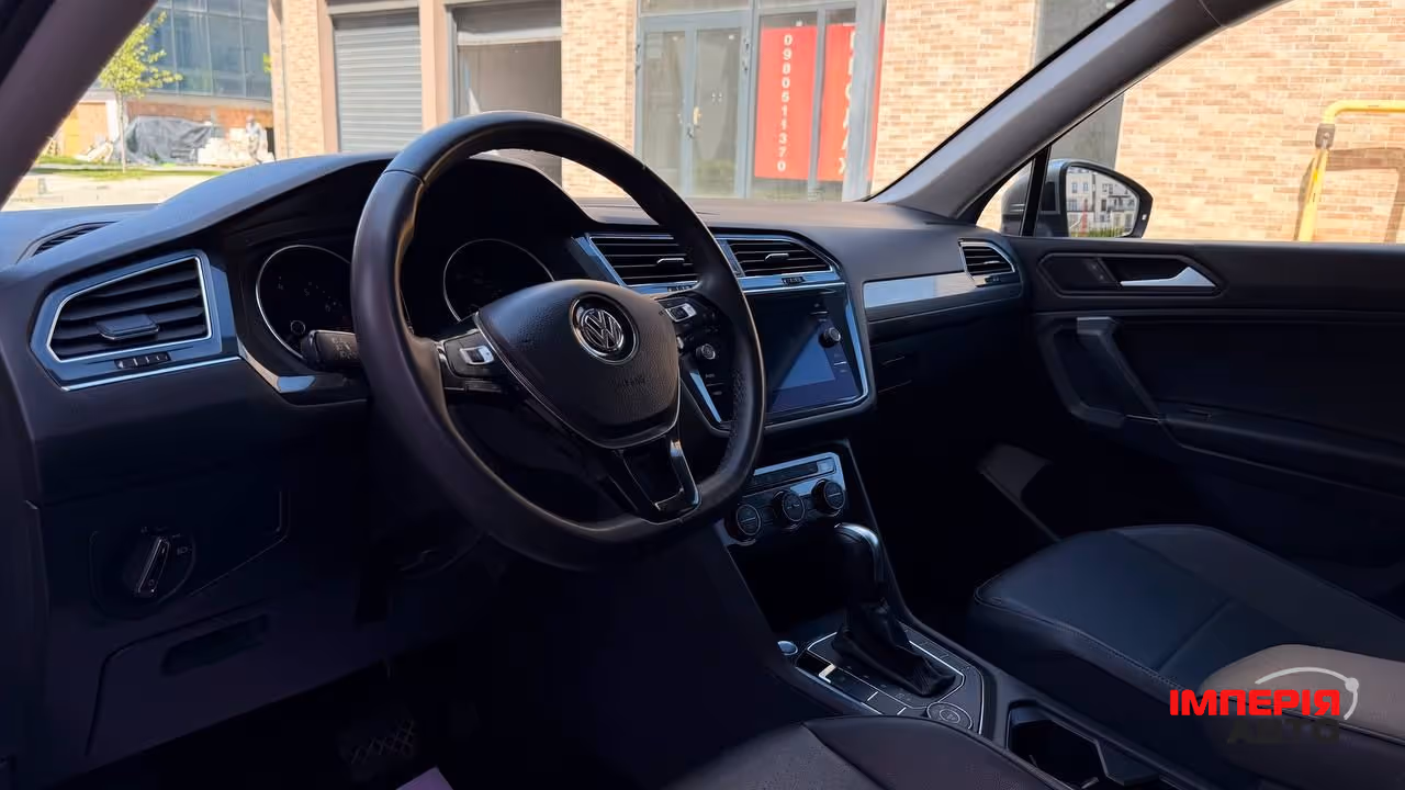Volkswagen Tiguan - фото 16