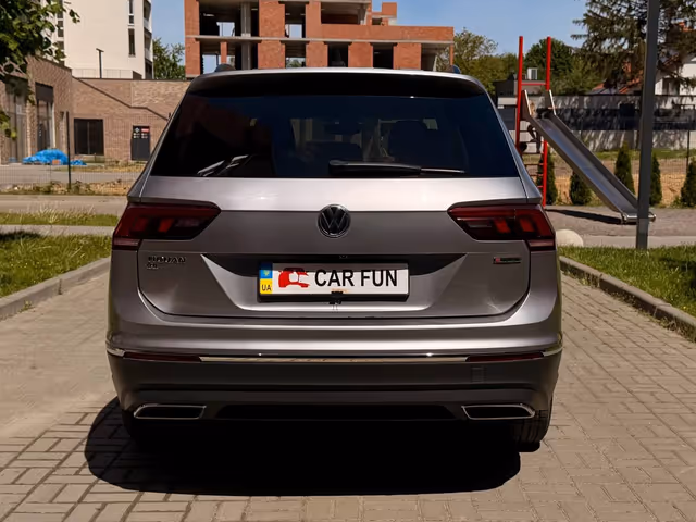 Volkswagen Tiguan - фото 4