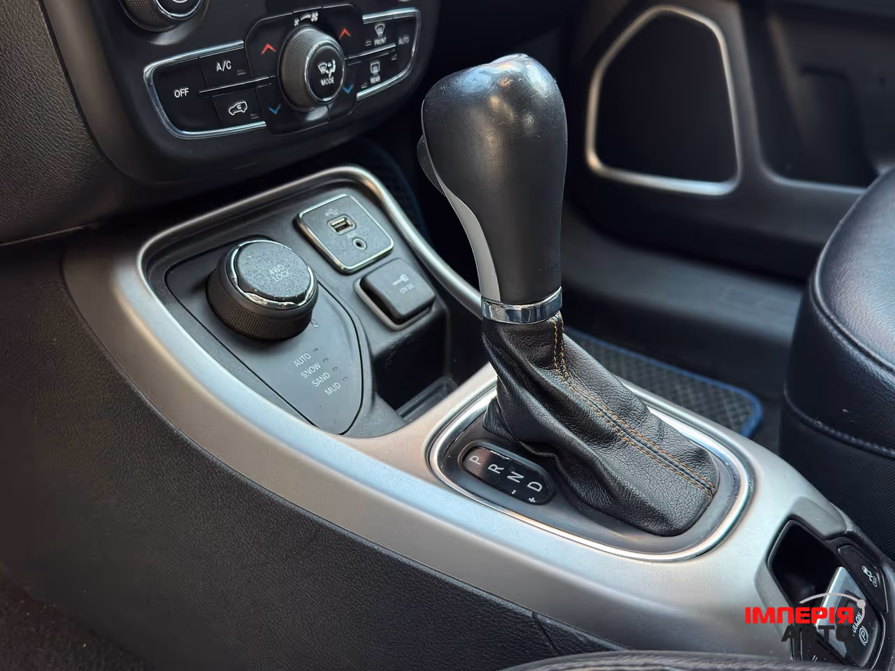 Jeep Compass - фото 11