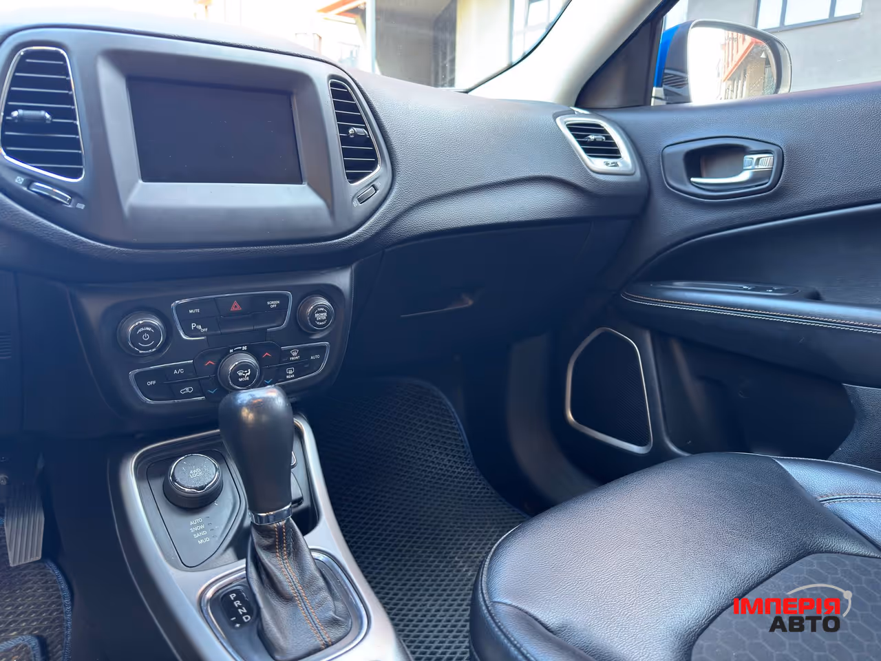 Jeep Compass - фото 21