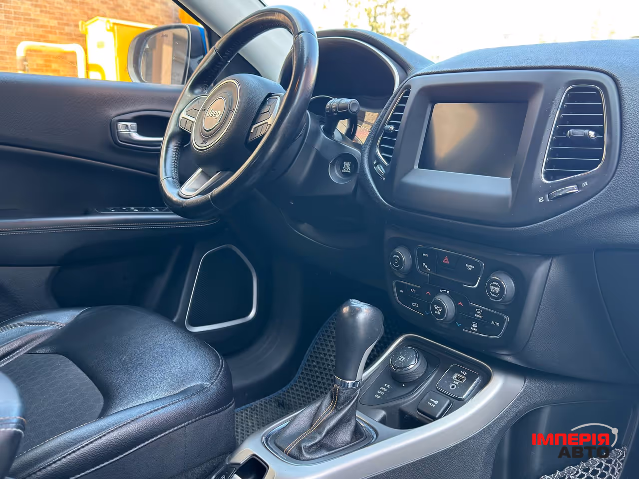 Jeep Compass - фото 16