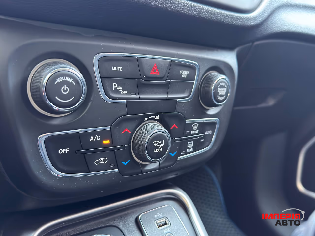 Jeep Compass - фото 24
