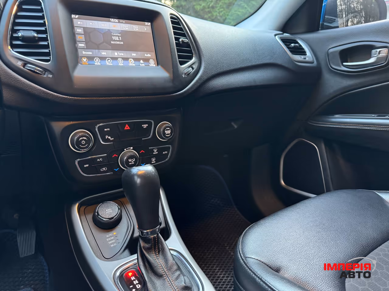 Jeep Compass - фото 21