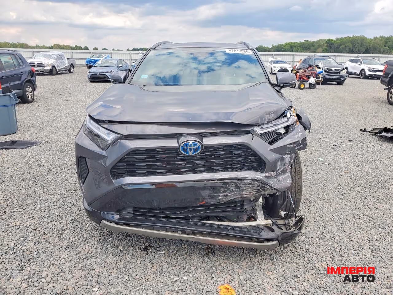 Toyota RAV4 - фото 4