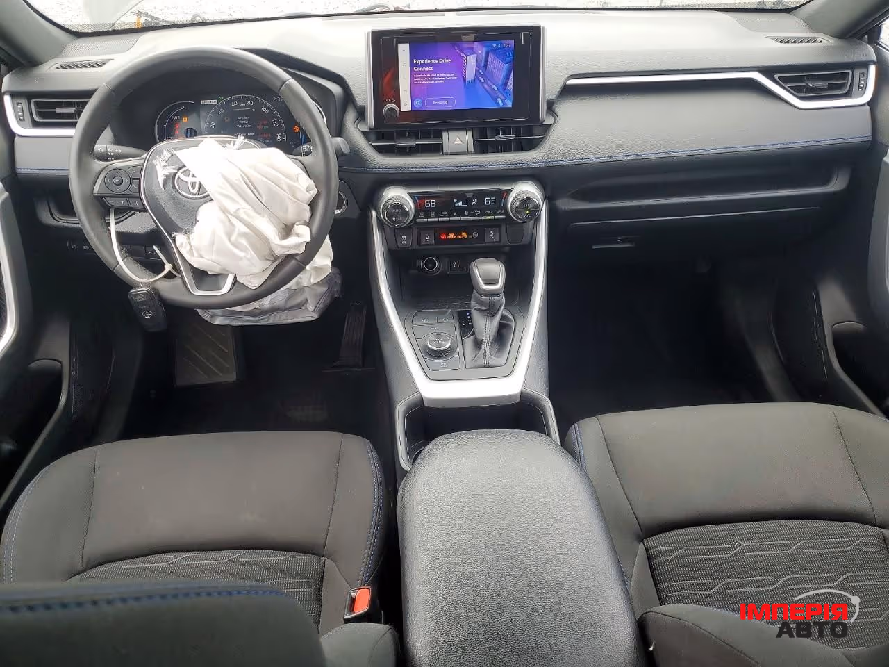 Toyota RAV4 - фото 3