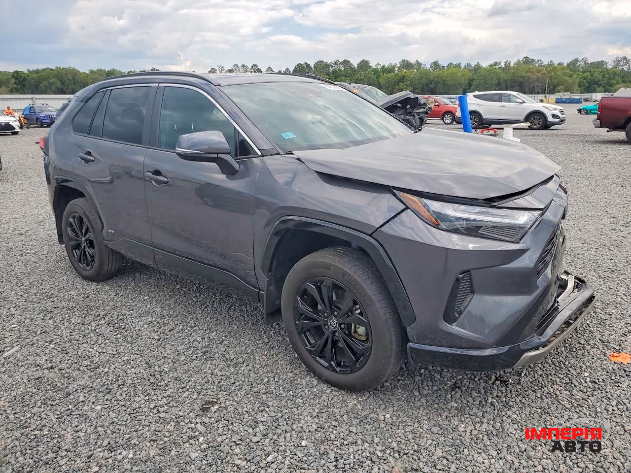 Toyota RAV4 - фото 1