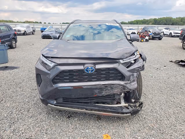 Toyota RAV4 - фото 4