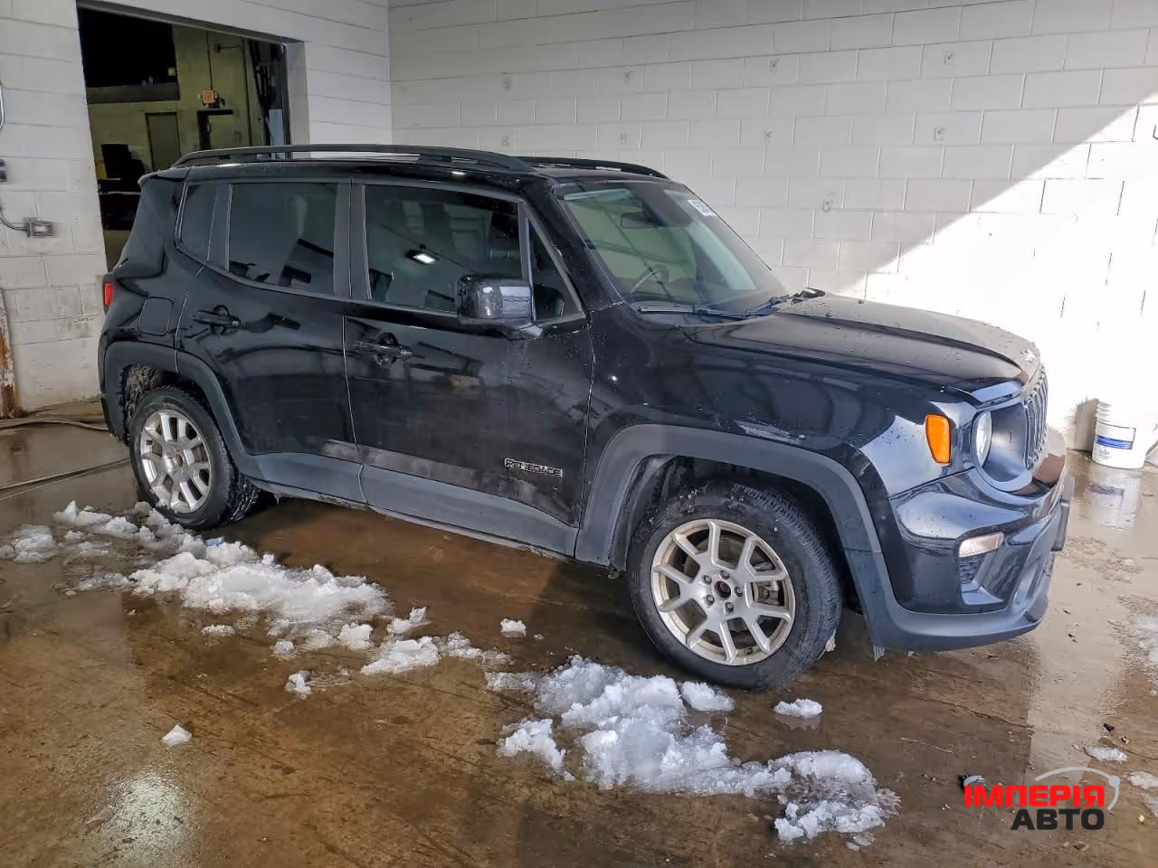 Jeep Renegade - фото 1