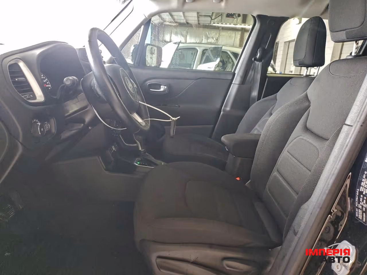 Jeep Renegade - фото 11