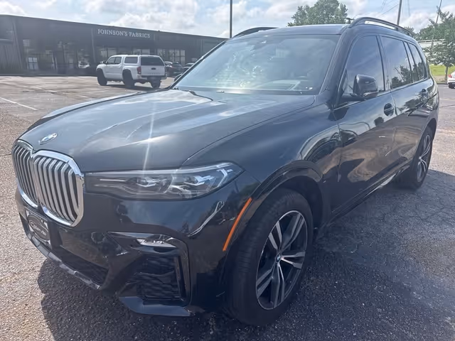 BMW X7 - фото 1