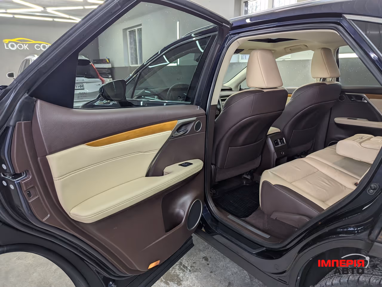 Lexus RX - фото 16
