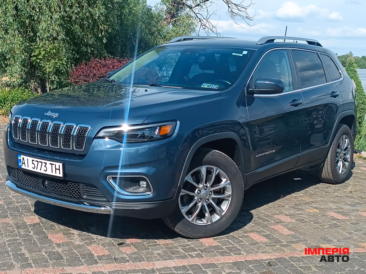 Jeep Cherokee - фото 1