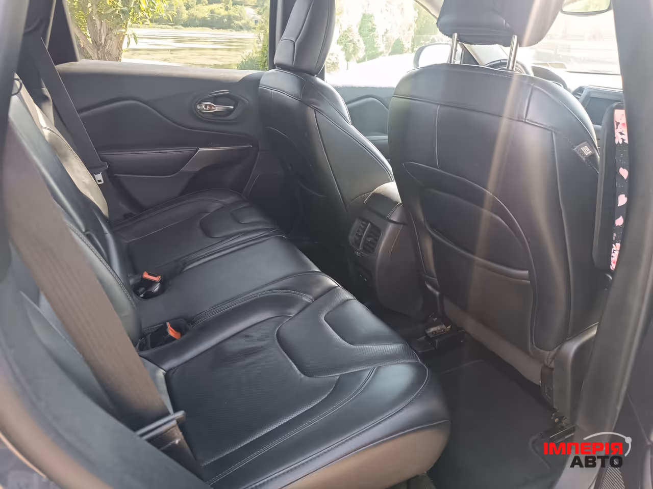 Jeep Cherokee - фото 7