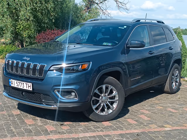 Jeep Cherokee - фото 1