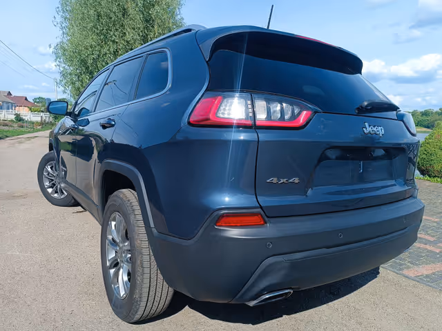 Jeep Cherokee - фото 3