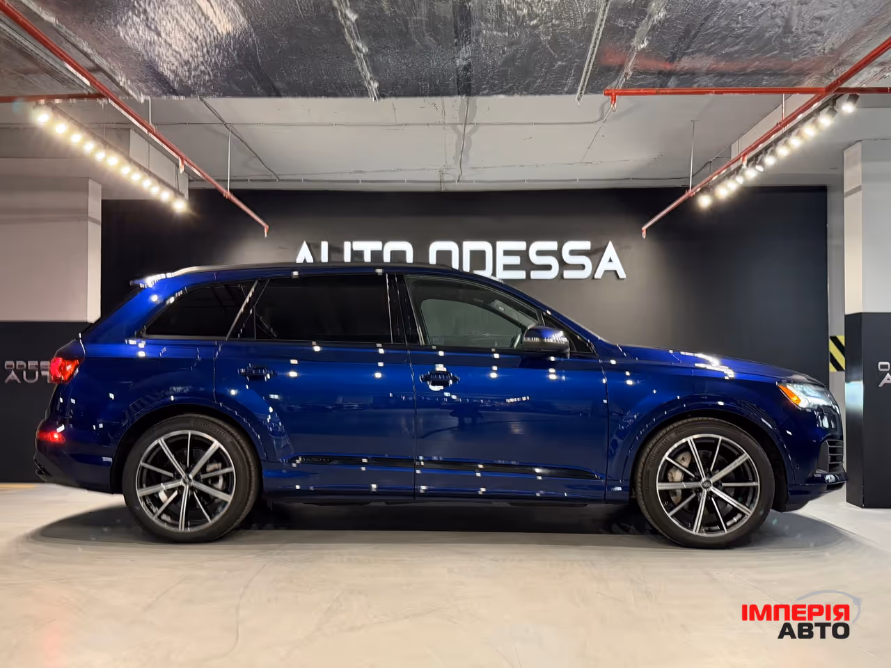 Audi Q7 - фото 8