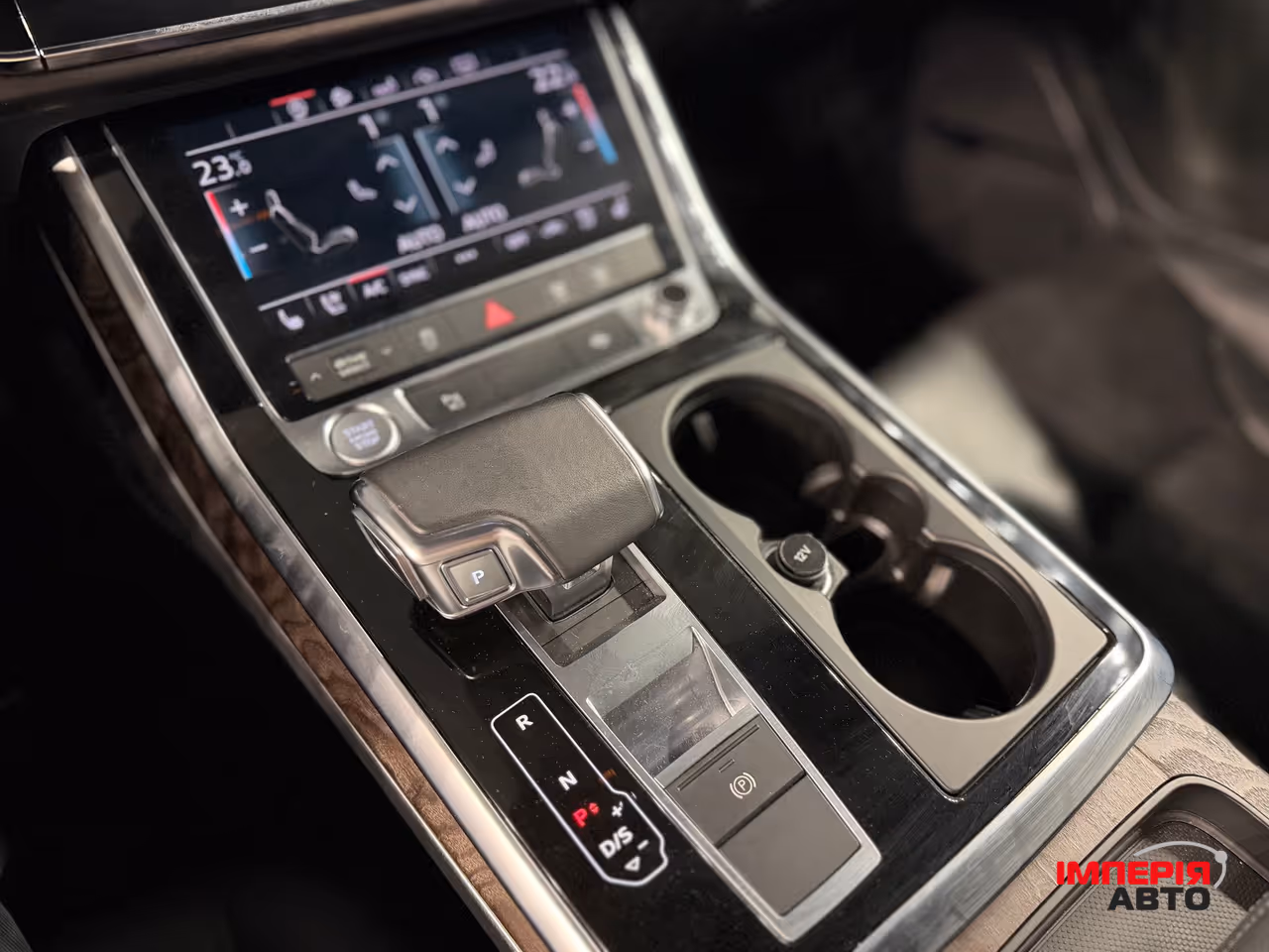 Audi Q7 - фото 31