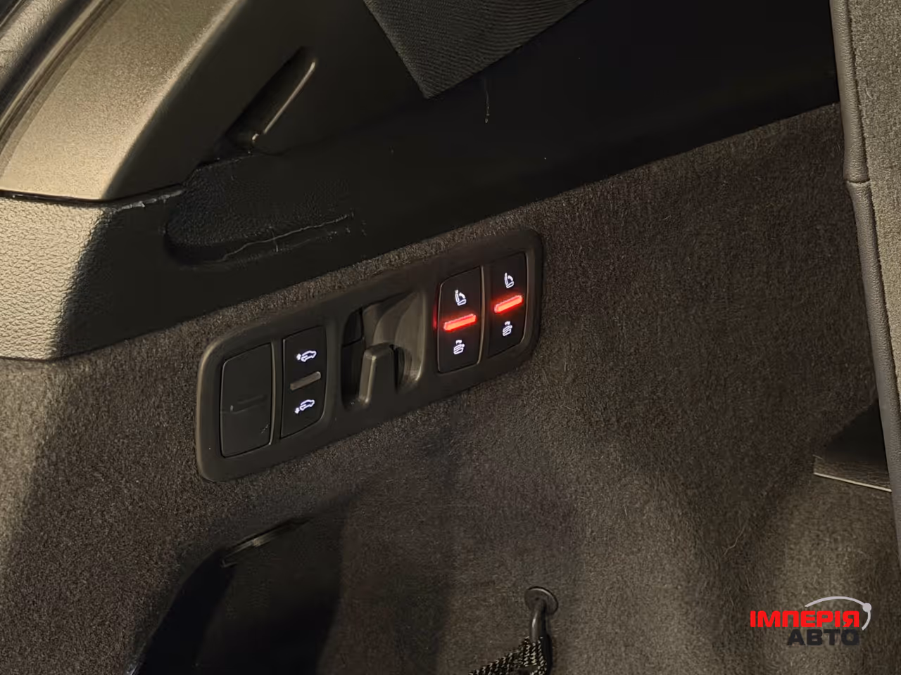 Audi Q7 - фото 17