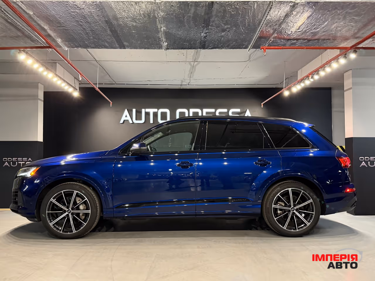 Audi Q7 - фото 7