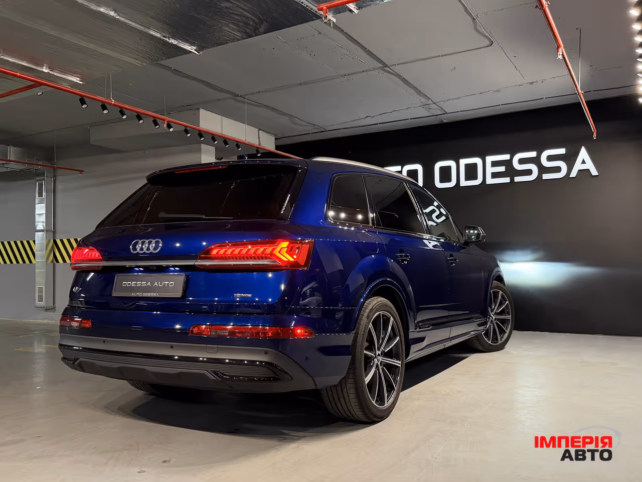 Audi Q7 - фото 11