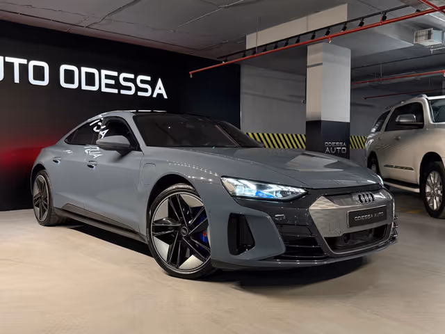 Audi RS e-tron GT - фото 5