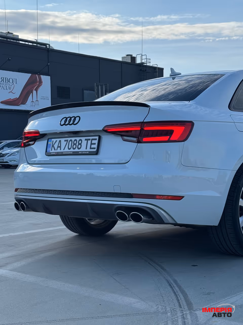 Audi A4 - фото 8