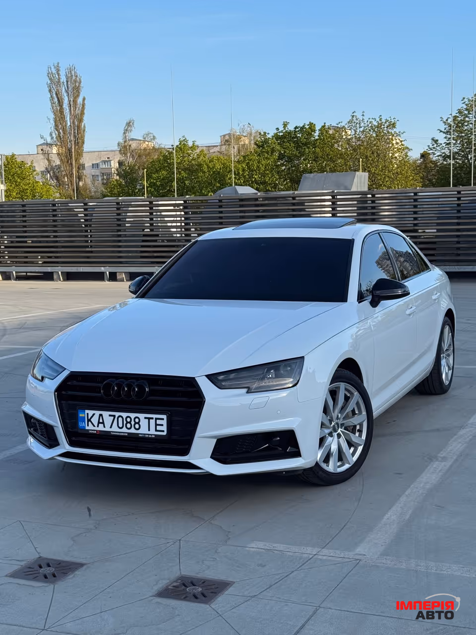 Audi A4 - фото 9