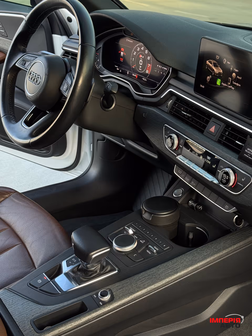 Audi A4 - фото 21