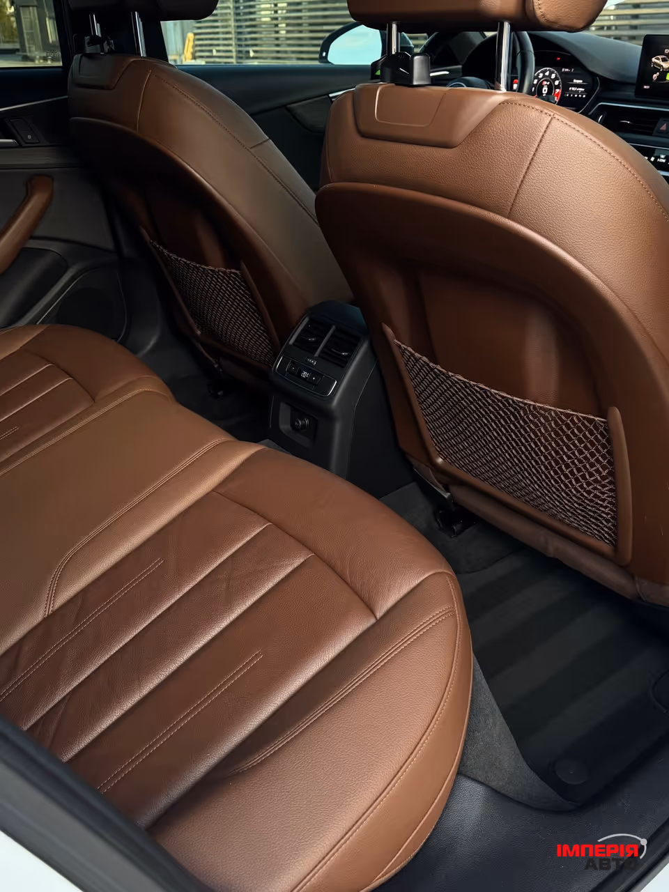 Audi A4 - фото 20
