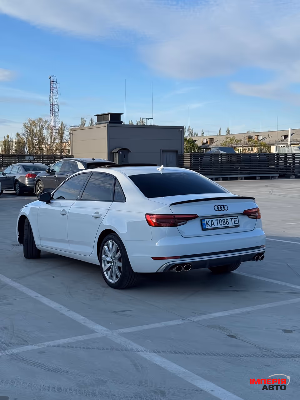 Audi A4 - фото 4