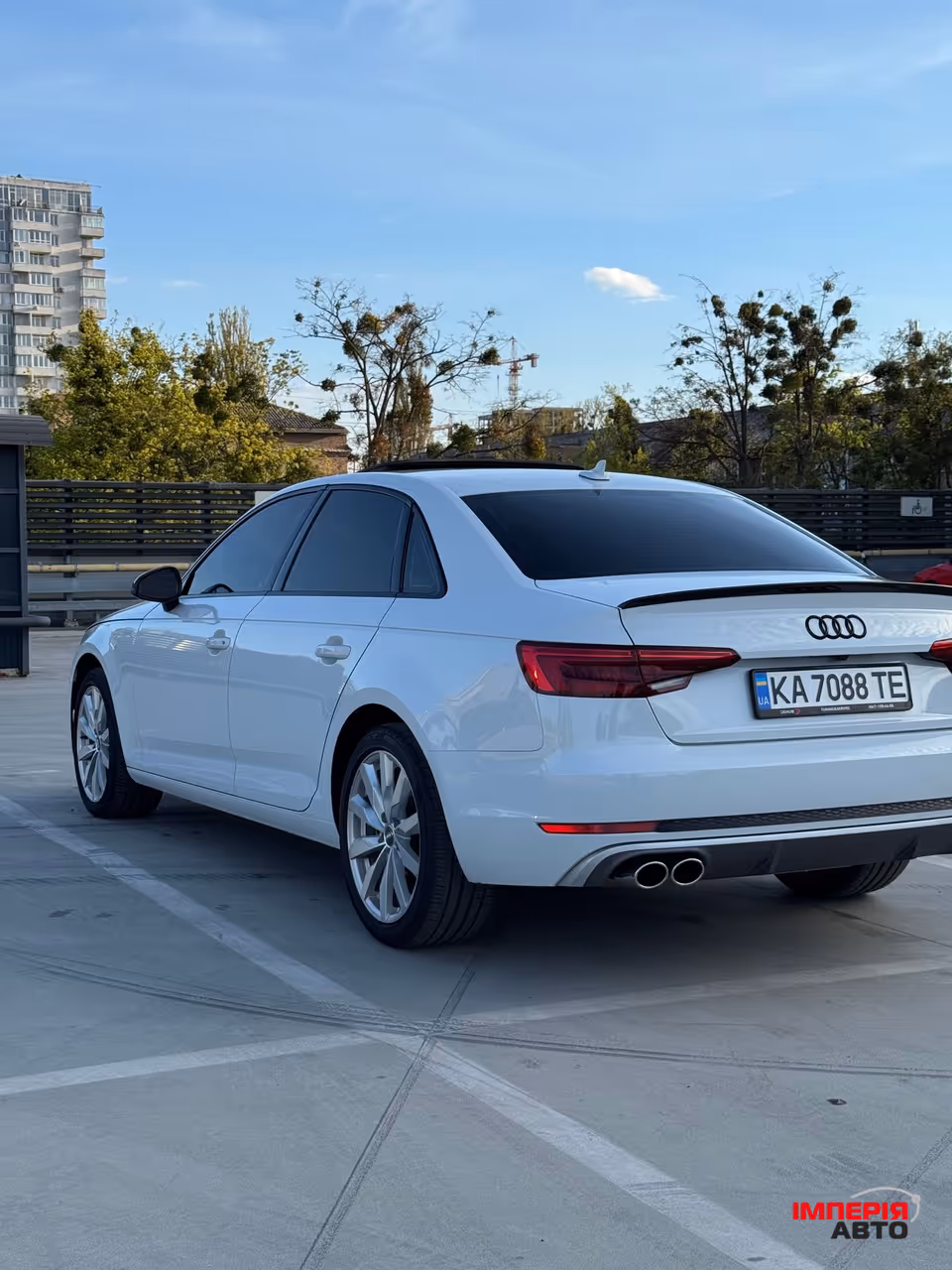 Audi A4 - фото 11