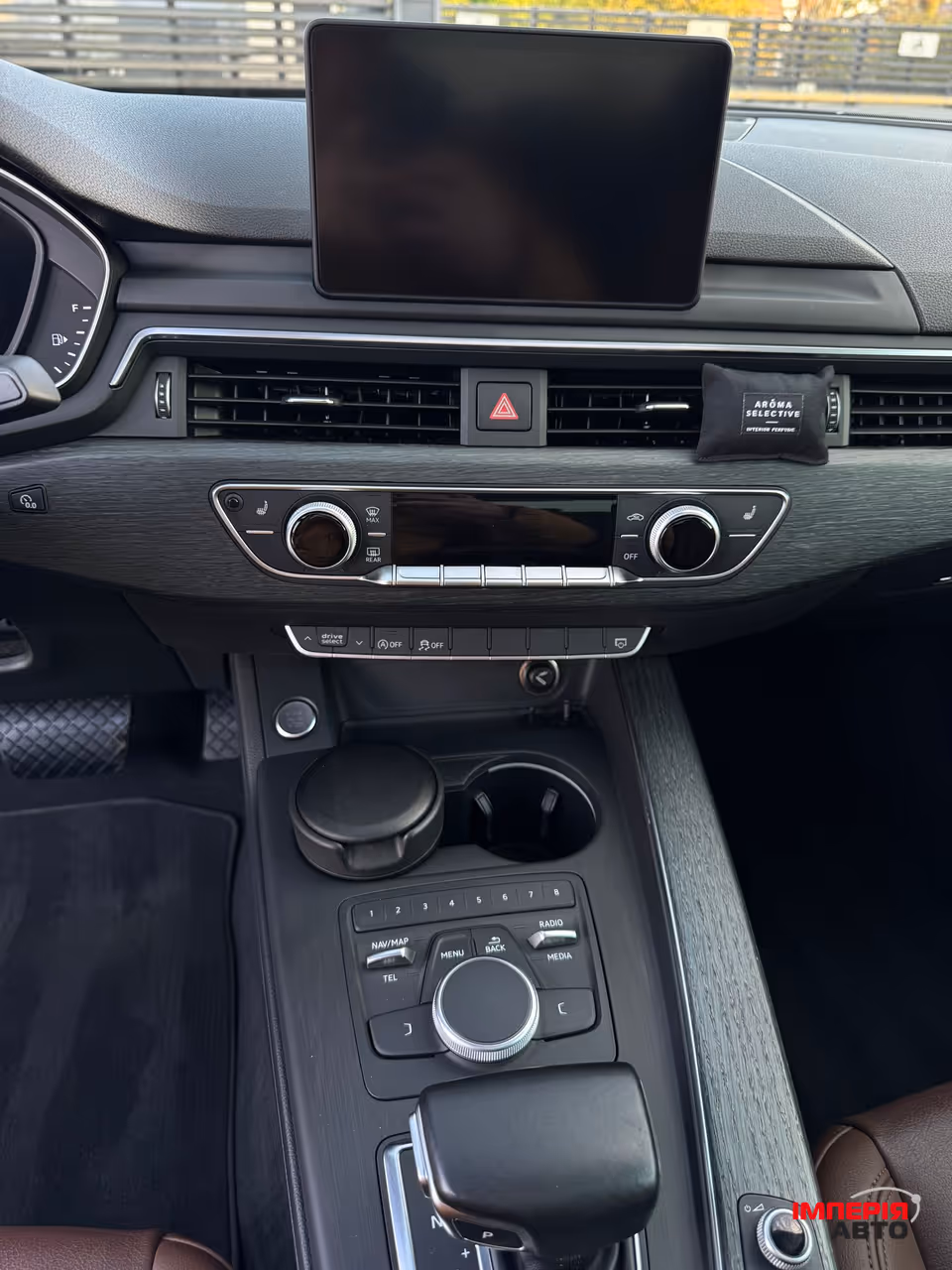 Audi A4 - фото 25
