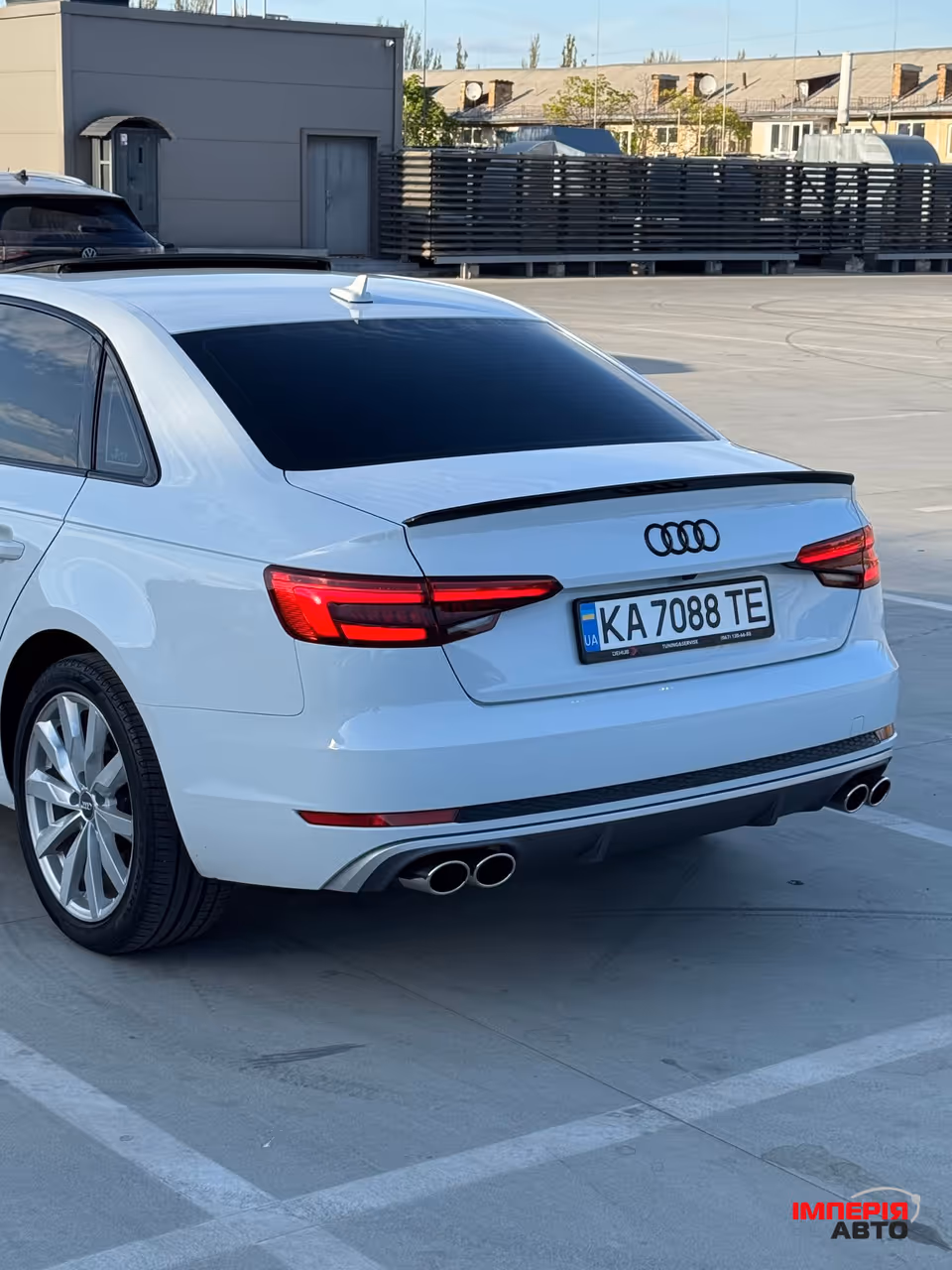 Audi A4 - фото 5