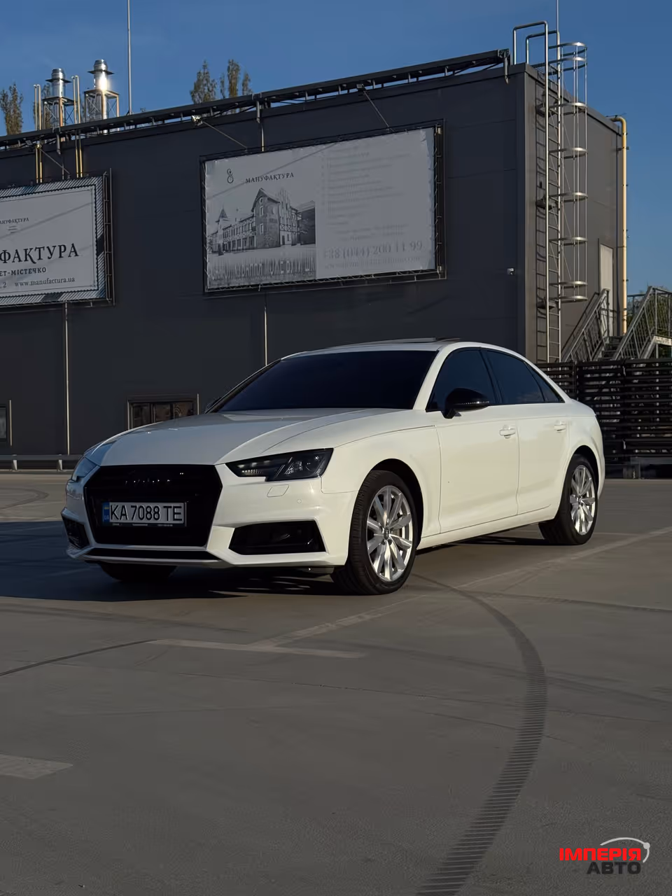 Audi A4 - фото 1
