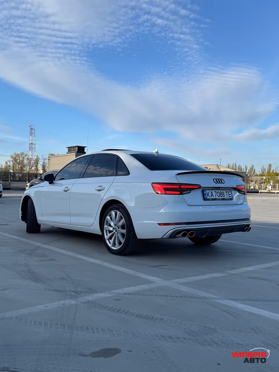 Audi A4 - фото 7