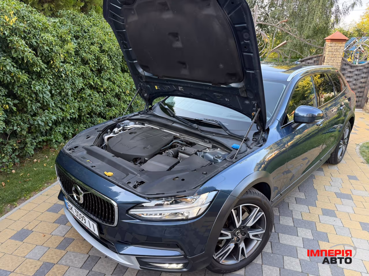 Volvo V90 Cross Country - фото 22