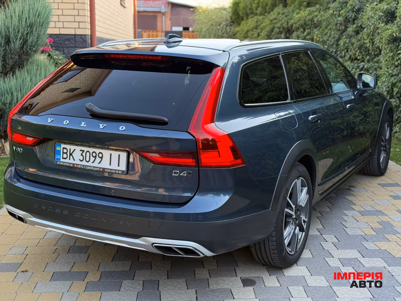 Volvo V90 Cross Country - фото 6