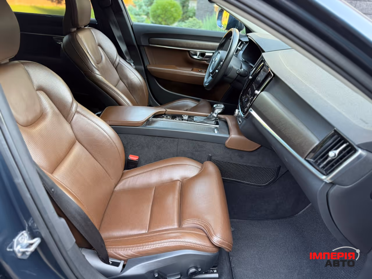 Volvo V90 Cross Country - фото 17