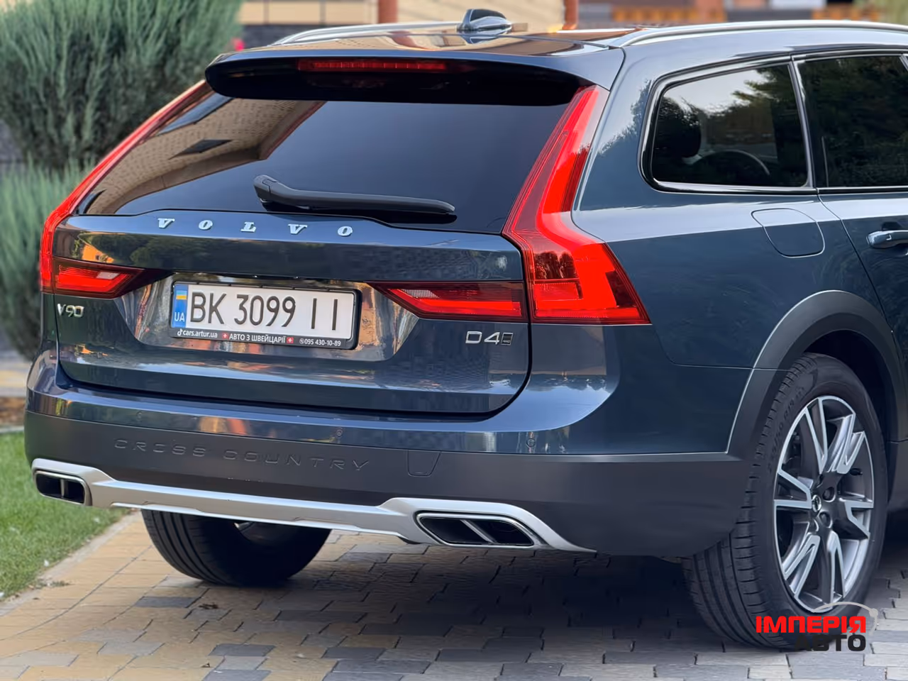 Volvo V90 Cross Country - фото 9
