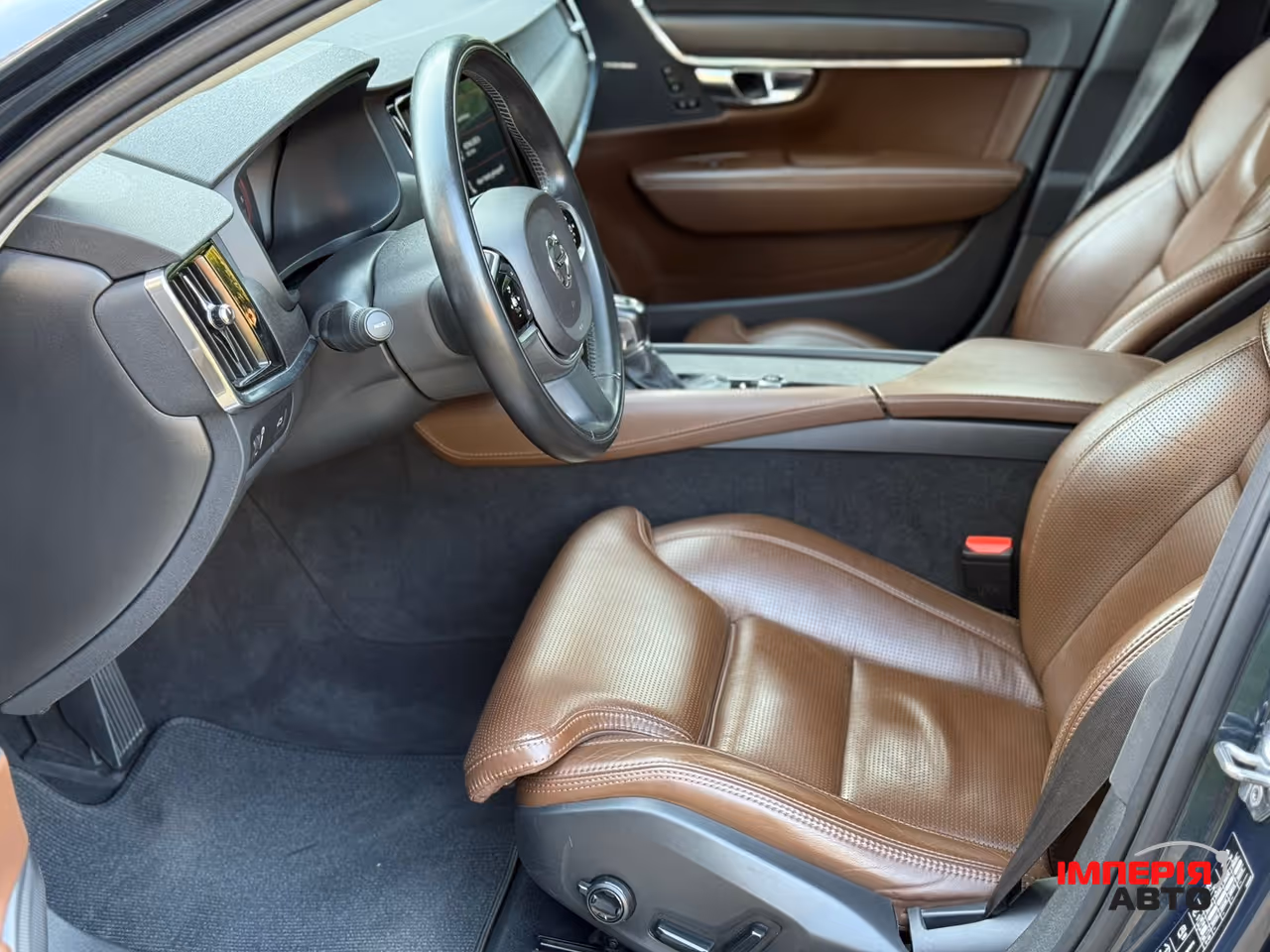 Volvo V90 Cross Country - фото 13