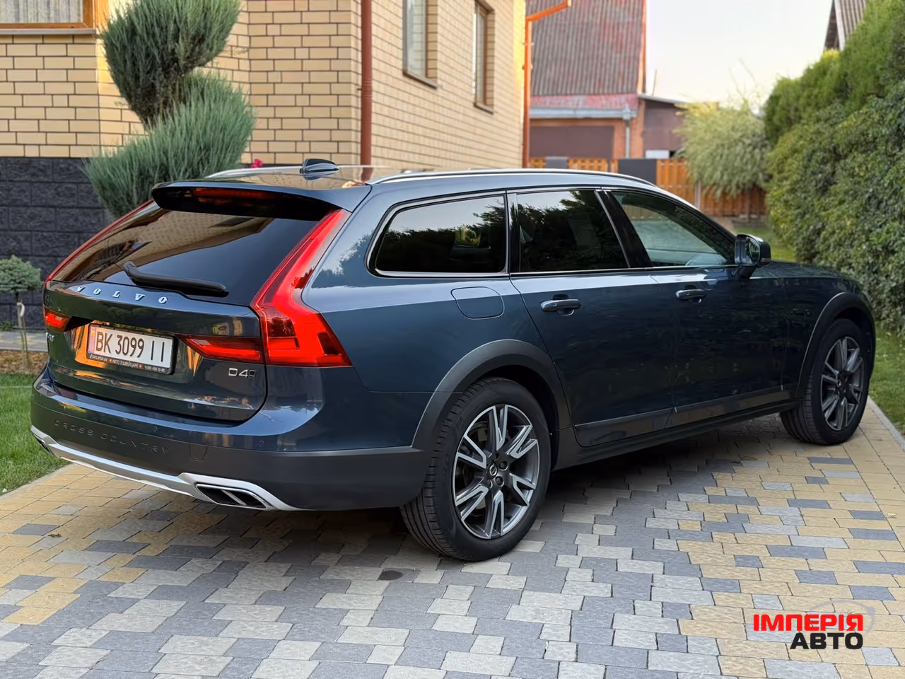 Volvo V90 Cross Country - фото 5